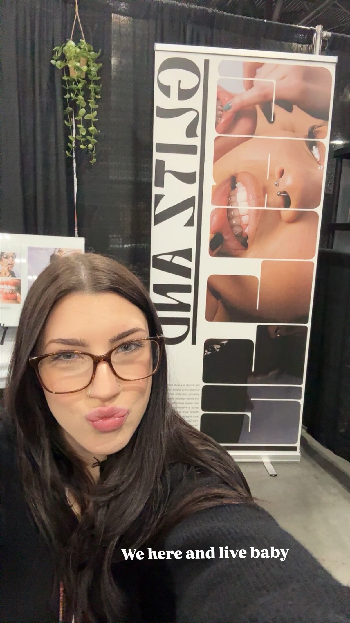 Live tooth gem bar application at event